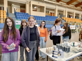 8121f818-f02d-4018-a45a-954656214d4e