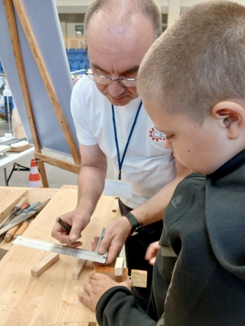 c1d93e48-6cb4-421c-bd03-636b1640f938