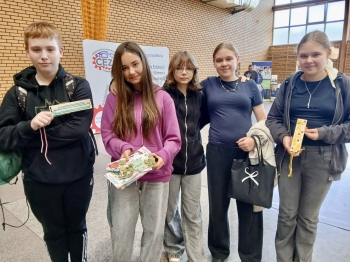 a4225a9b-a03e-405b-8d21-994d20958e65