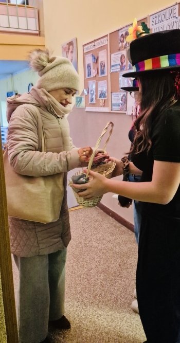 9dd09cf9-575c-48a0-9f9d-fa0820f82c34