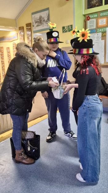 cb25fd39-a3f4-43eb-b166-05a3c5712fa4