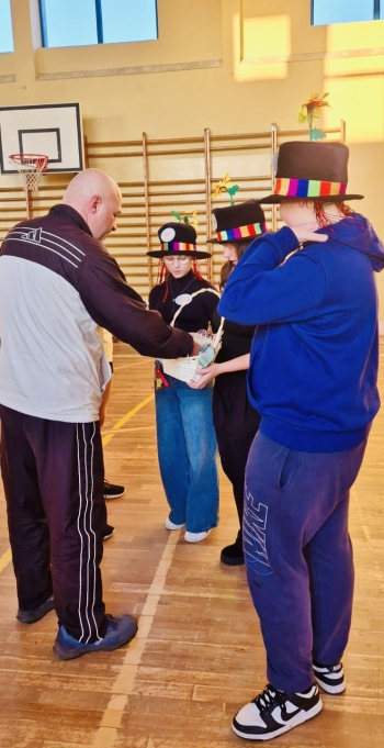 604e81c9-dc41-4da2-957e-9ea8286081fe