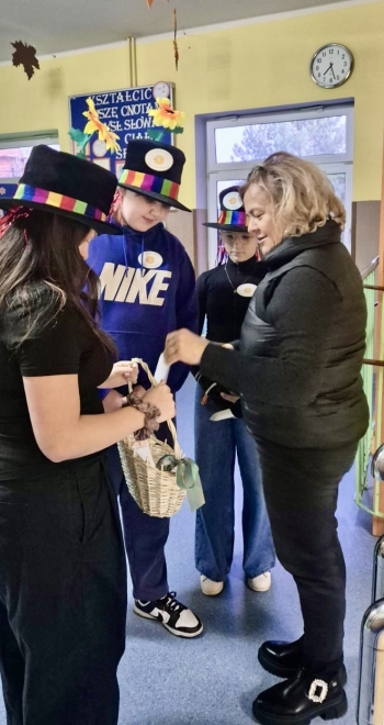 b1897712-6baf-4343-9e37-278880bc3965