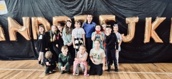 8eecd9b9-a8e7-4d56-a304-5737a202bd1d