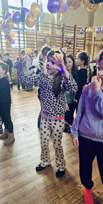 ffdd2976-97b3-449e-a50e-3961ea09b0f7