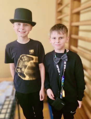 51df5c28-67b3-4d62-a260-f5269c8c9b7a