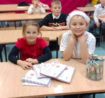 097f2c6b-ca60-42cc-9d7e-1bf40a7c3403