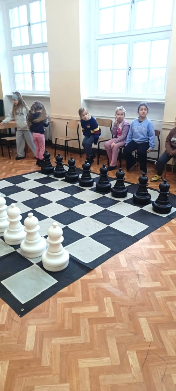 e71538d1-58e5-463f-96a4-50abd6803782