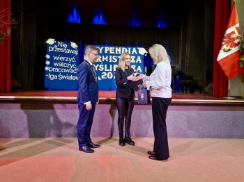 6bff63c9-ee00-4b93-a8fa-6ac12b2e1471