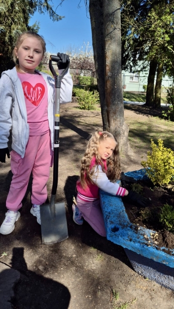 8da6141f-11ea-41a2-b8a4-b6aea27c8e4c