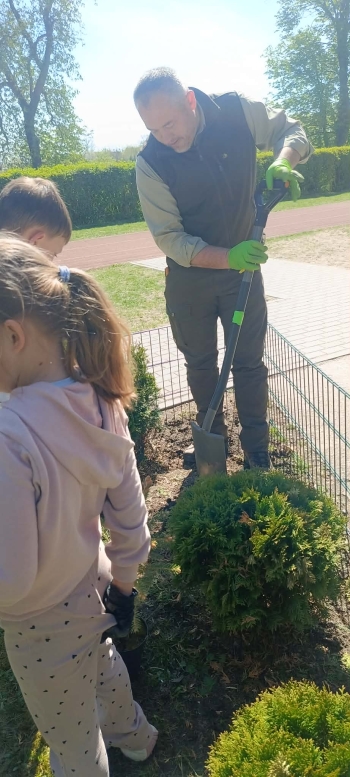 2715cab1-48f7-4e8d-a04f-e0912202f1f1