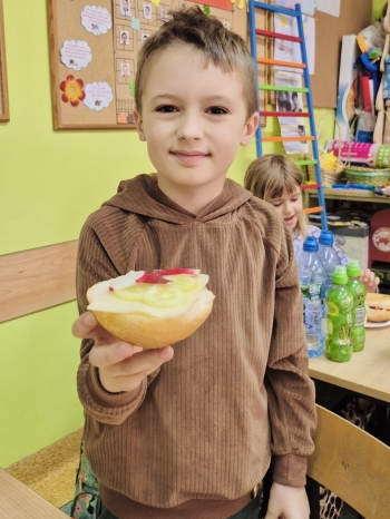 e1176cd3-525e-4376-990b-ad8c09e3135d