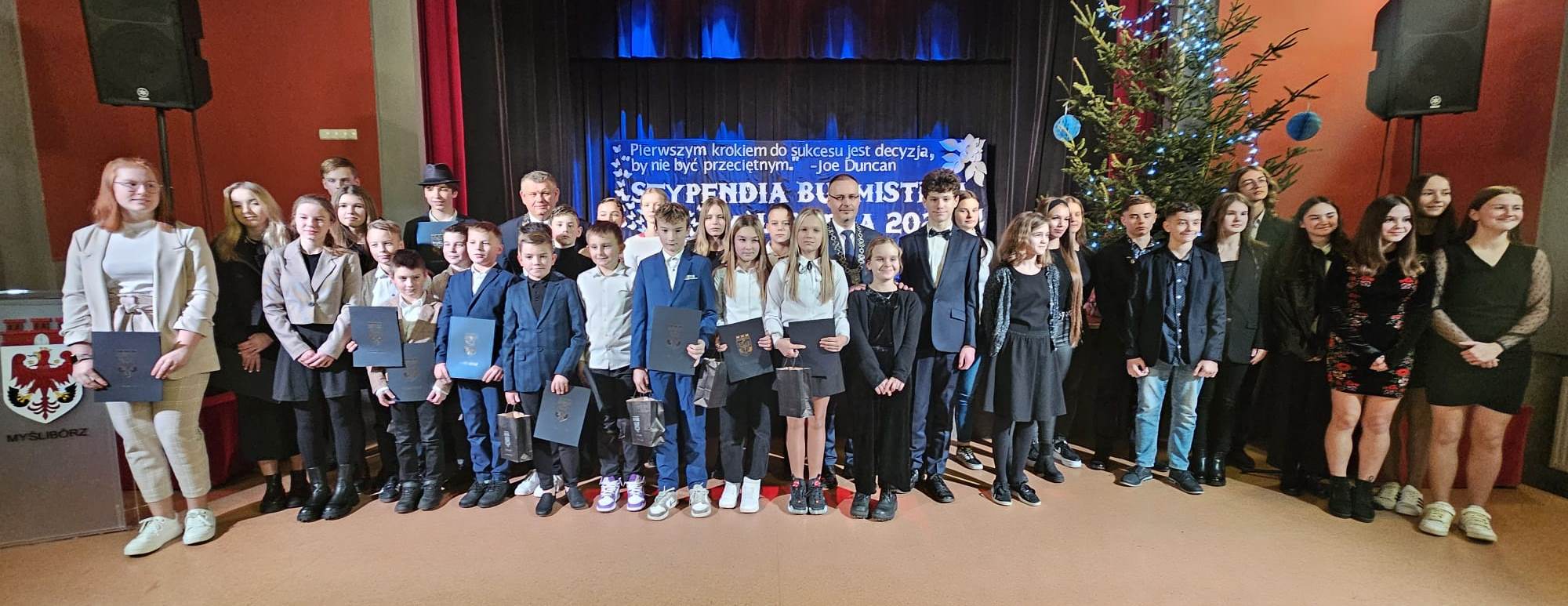 Stypendyści Burmistrza Myśliborza 2023- osiągnięcia uczniów naszej szkoły